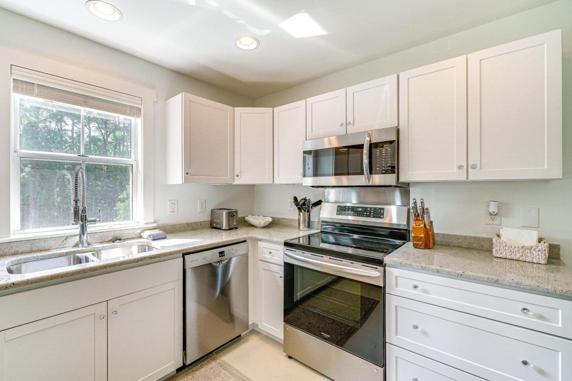 Beach House With Outdoor Shower Less Than 6 Mi To Nags Head! Manteo Exterior photo