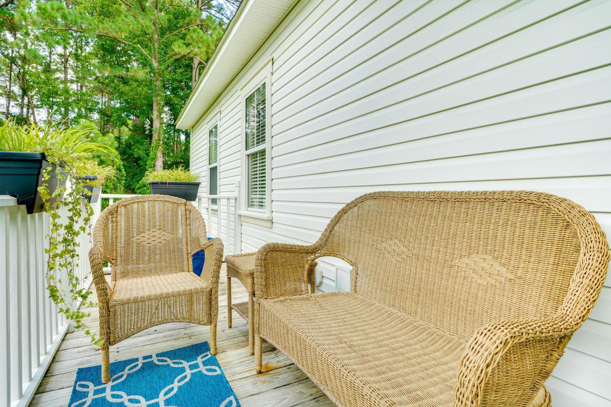 Beach House With Outdoor Shower Less Than 6 Mi To Nags Head! Manteo Exterior photo