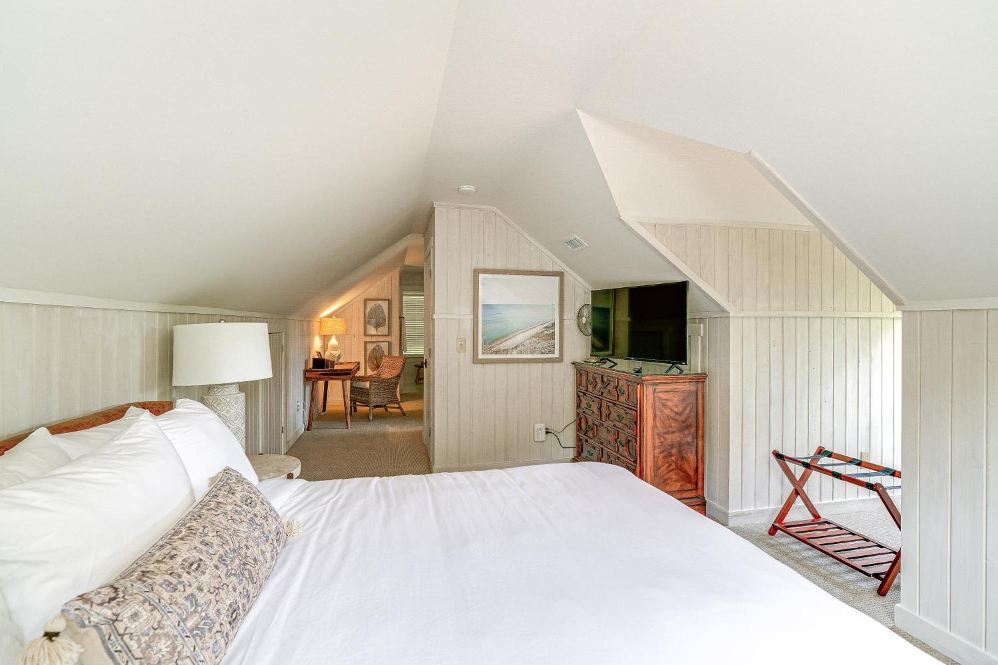 Beach House With Outdoor Shower Less Than 6 Mi To Nags Head! Manteo Exterior photo